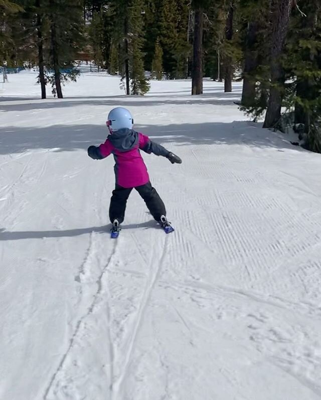 In the words of Charlotte: &ldquo;Best Day Ever!&rdquo; Spent an amazing week skiing ⛷ + snowboarding 🏂 @mtbachelor! ❄️🎿Kids second time on a mountain and couldn&rsquo;t be more proud. Sad I had to sit this one out!🤰🏼