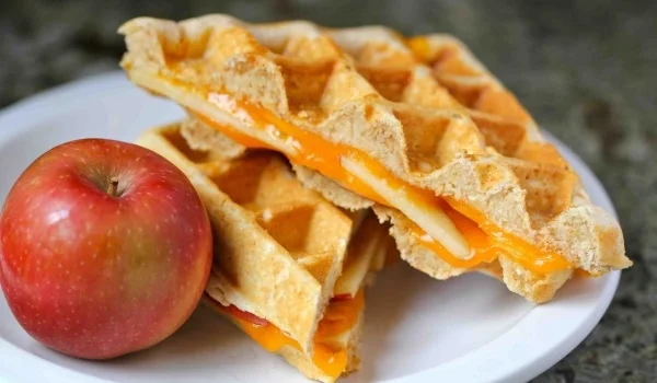 waffle_sandwich_02_023011.jpg