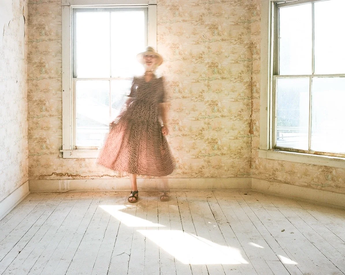 Disappearing into the light. Sun ghost. ⚡️✨

#mamiya7 #filmforever #ghosts #spiritphotography #whatisaghost