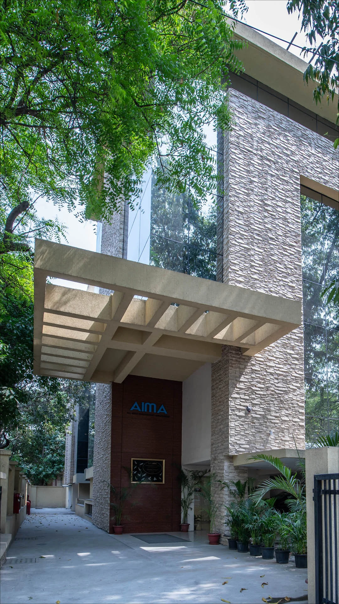 AIMA vertical4.jpg