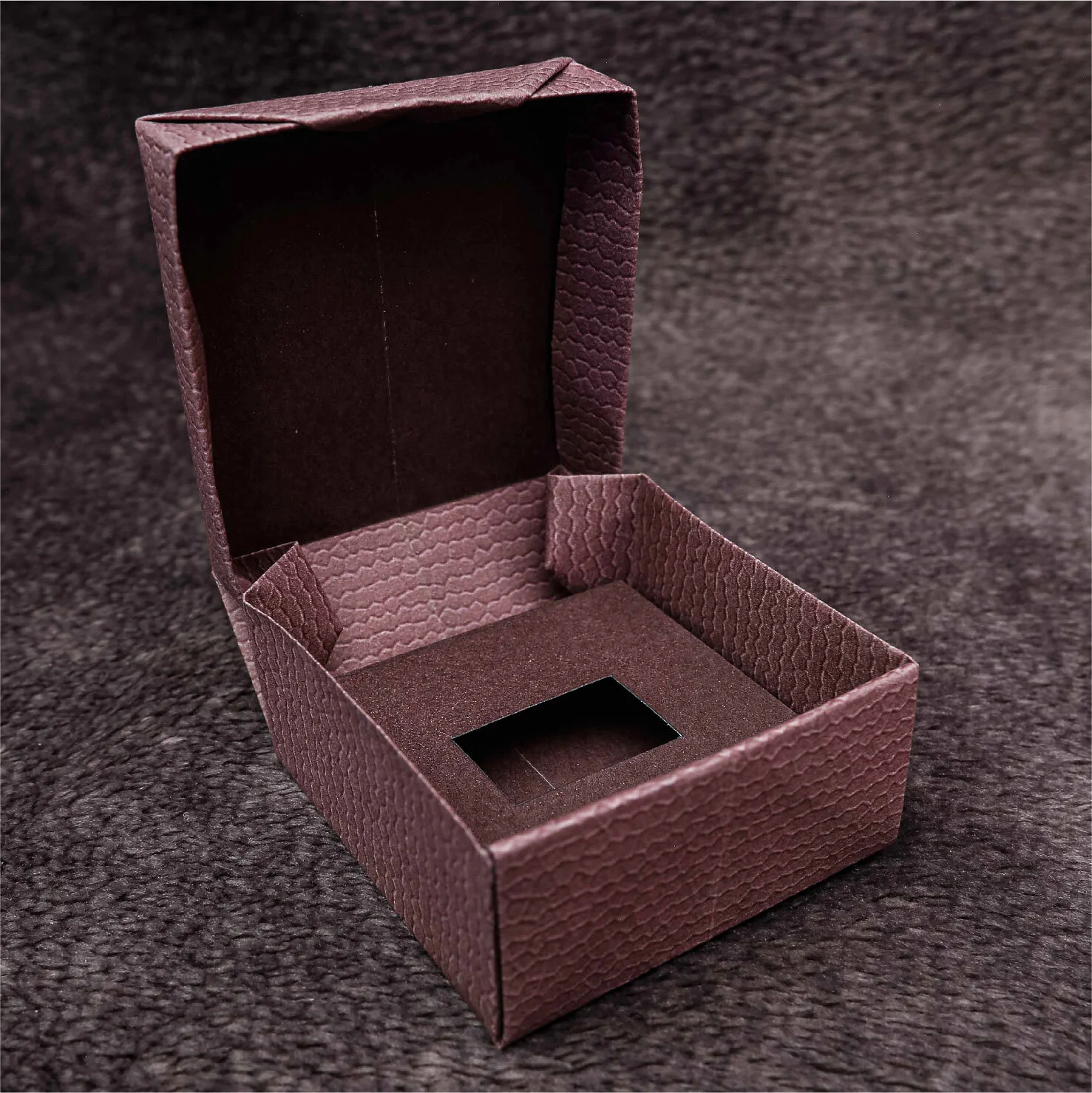 Box_burgundy 0.jpg
