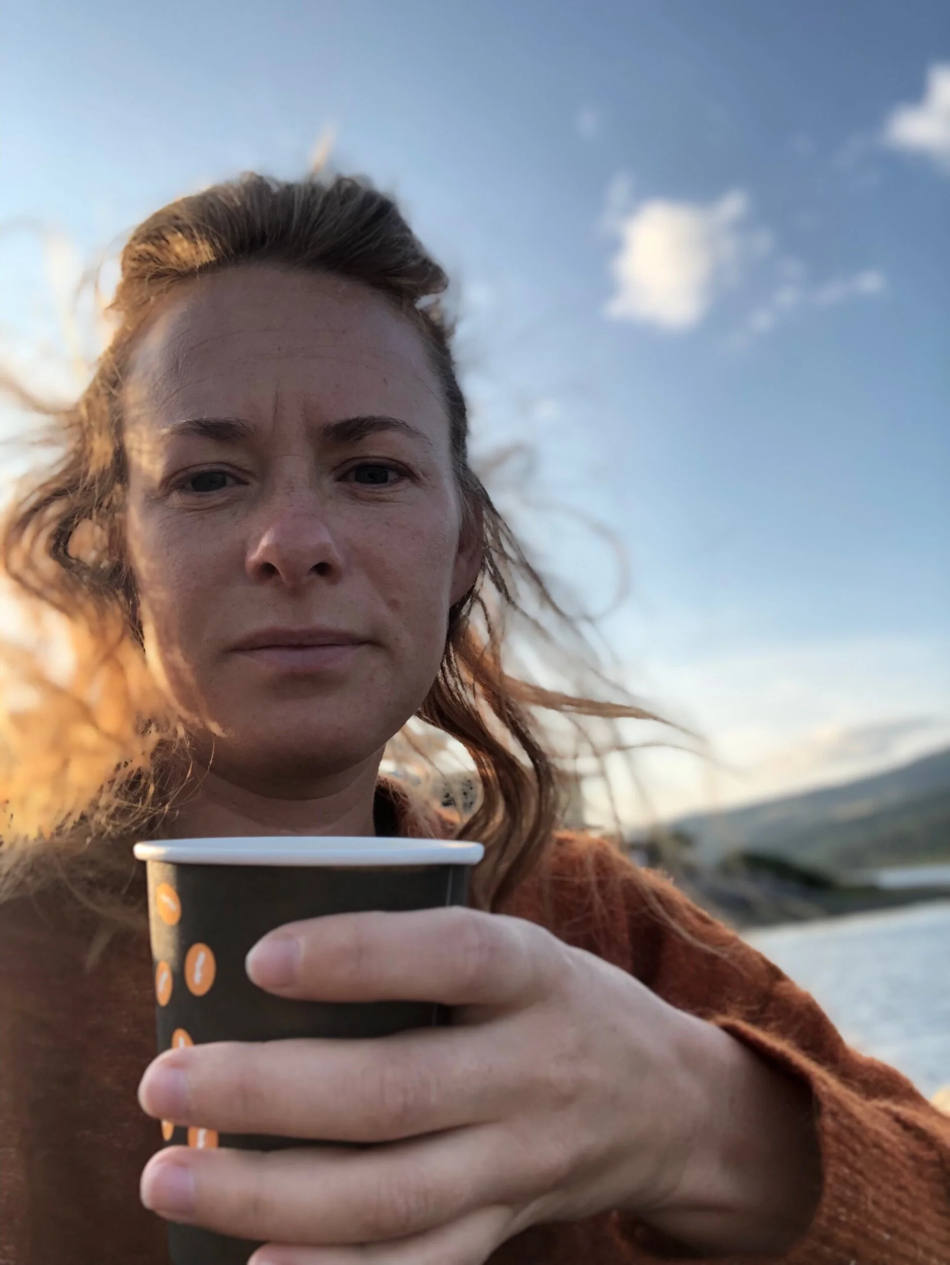 Coffie is my happy place står det på Carolines keps. Sant det :)
