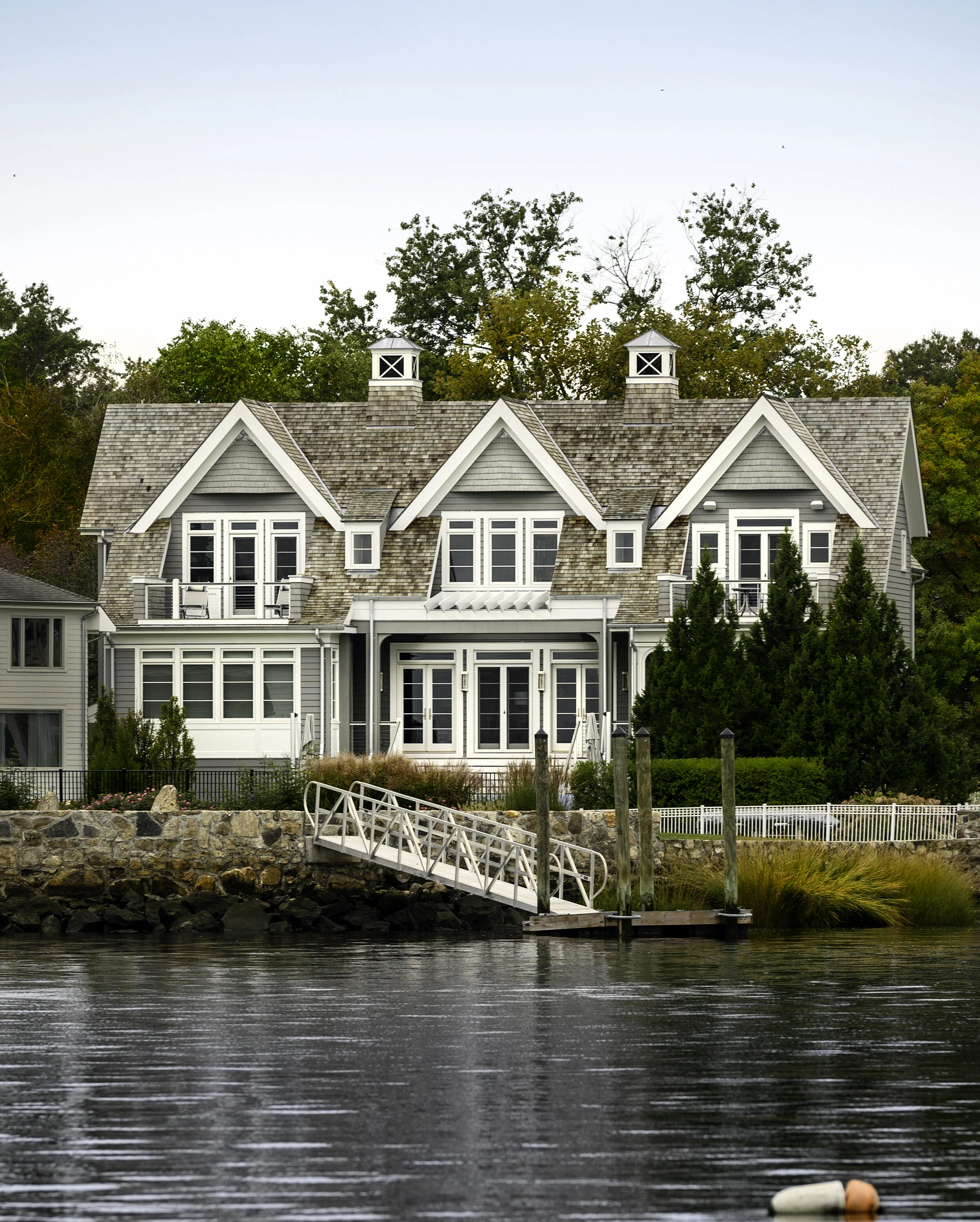A new custom waterfront home in Stamford, CT
