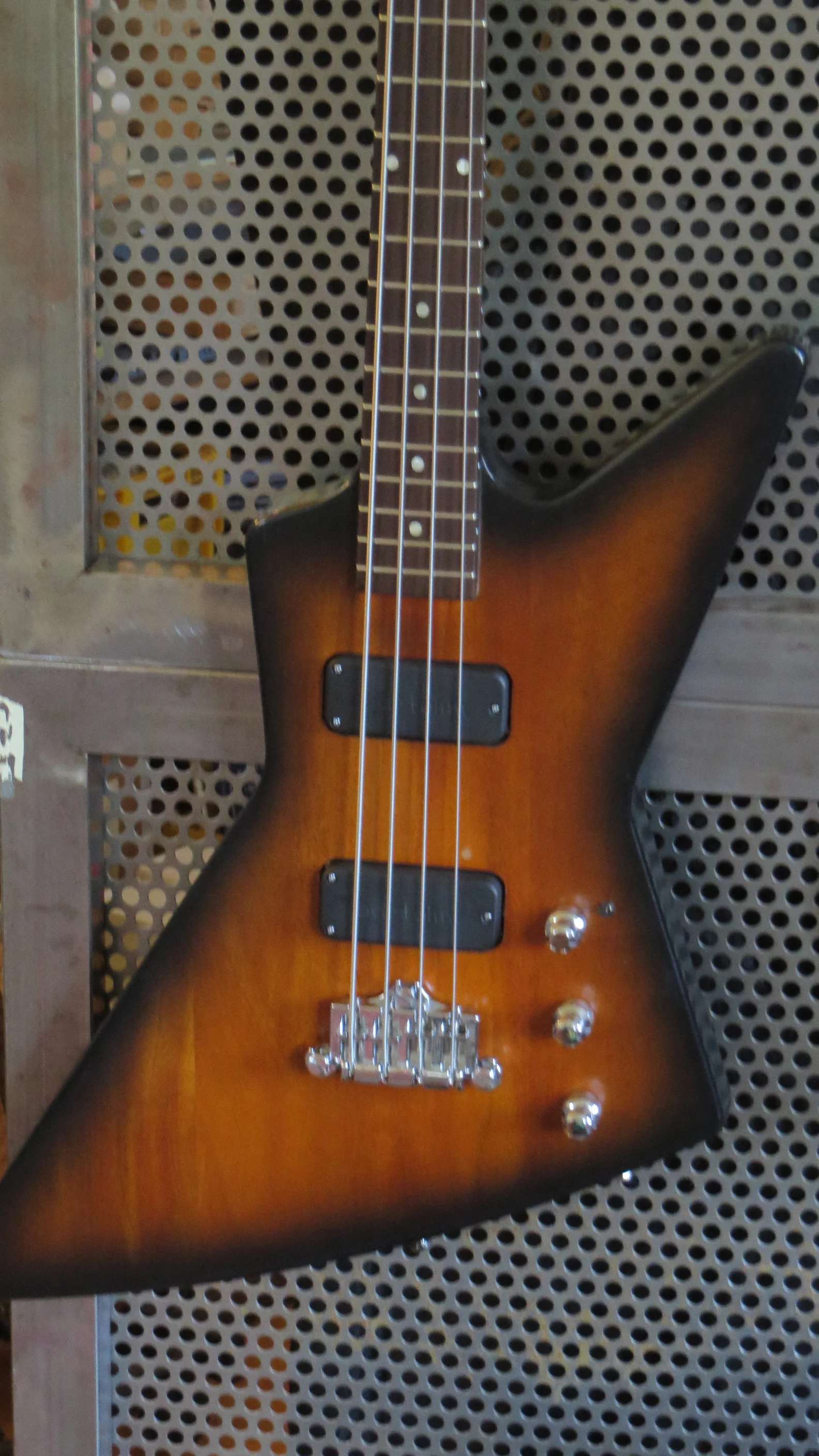 Gibson Explorer &amp; East Uni-Pre 3K