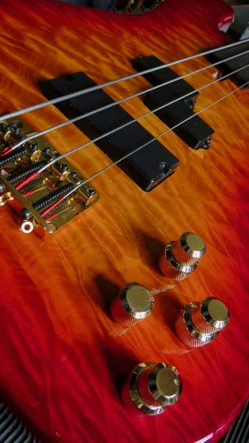 BeeFlat Fretless &amp; East Uni-Pre 4K &amp; Hotwire P+Soap