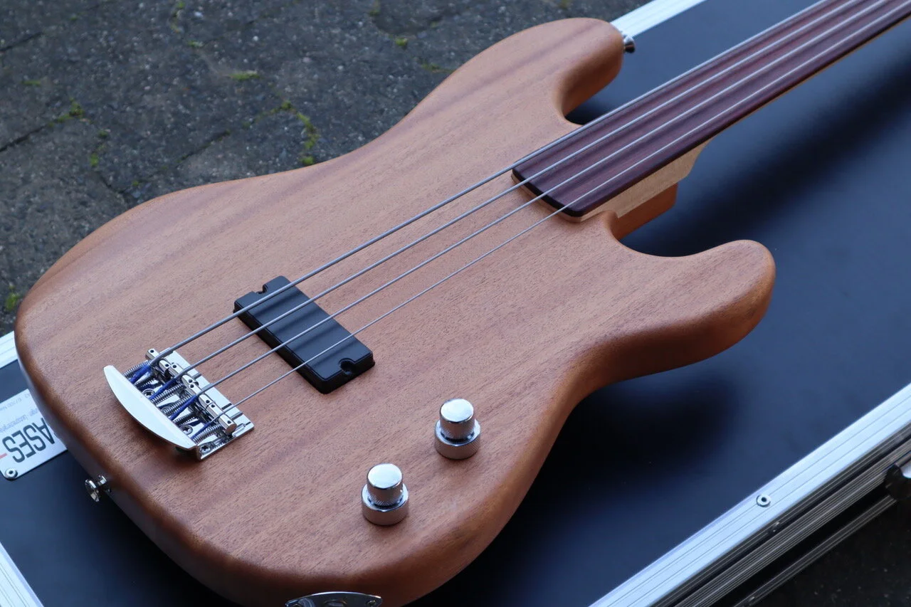 Fretless Prezz