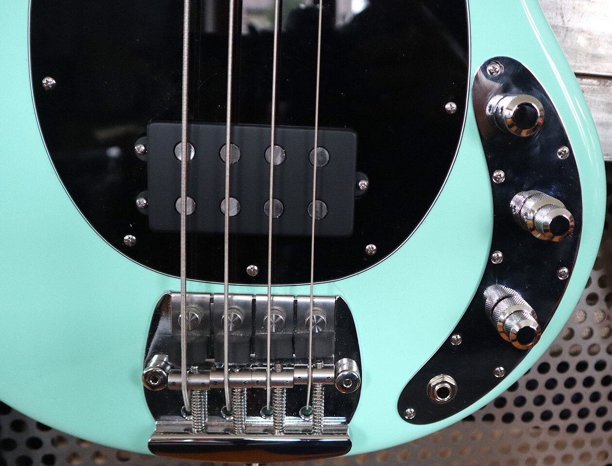 MUSICMAN STING RAY ONCE-OVER