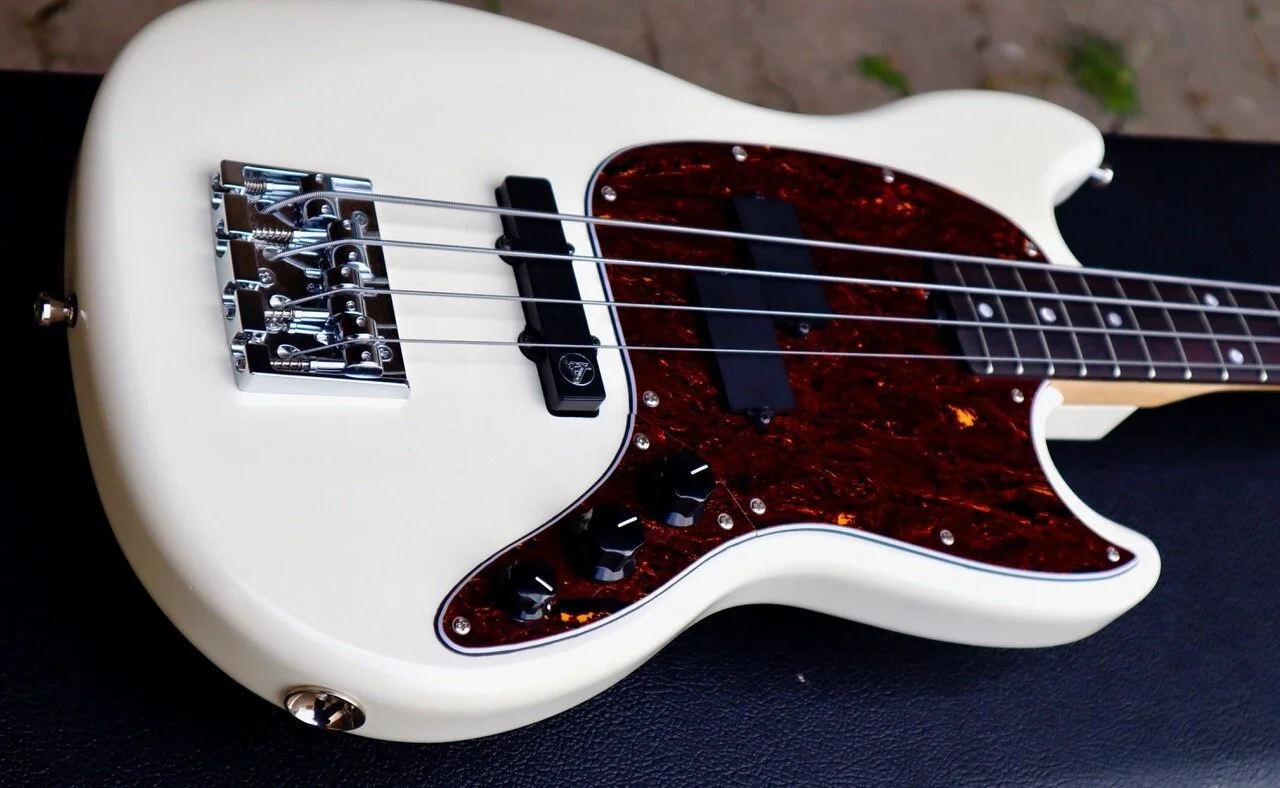 Short Scale Bass