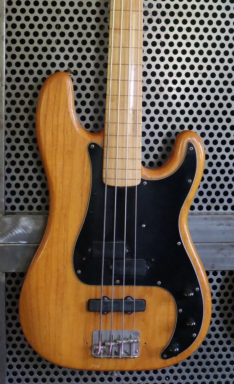 Fender 1978 Fretless pimp