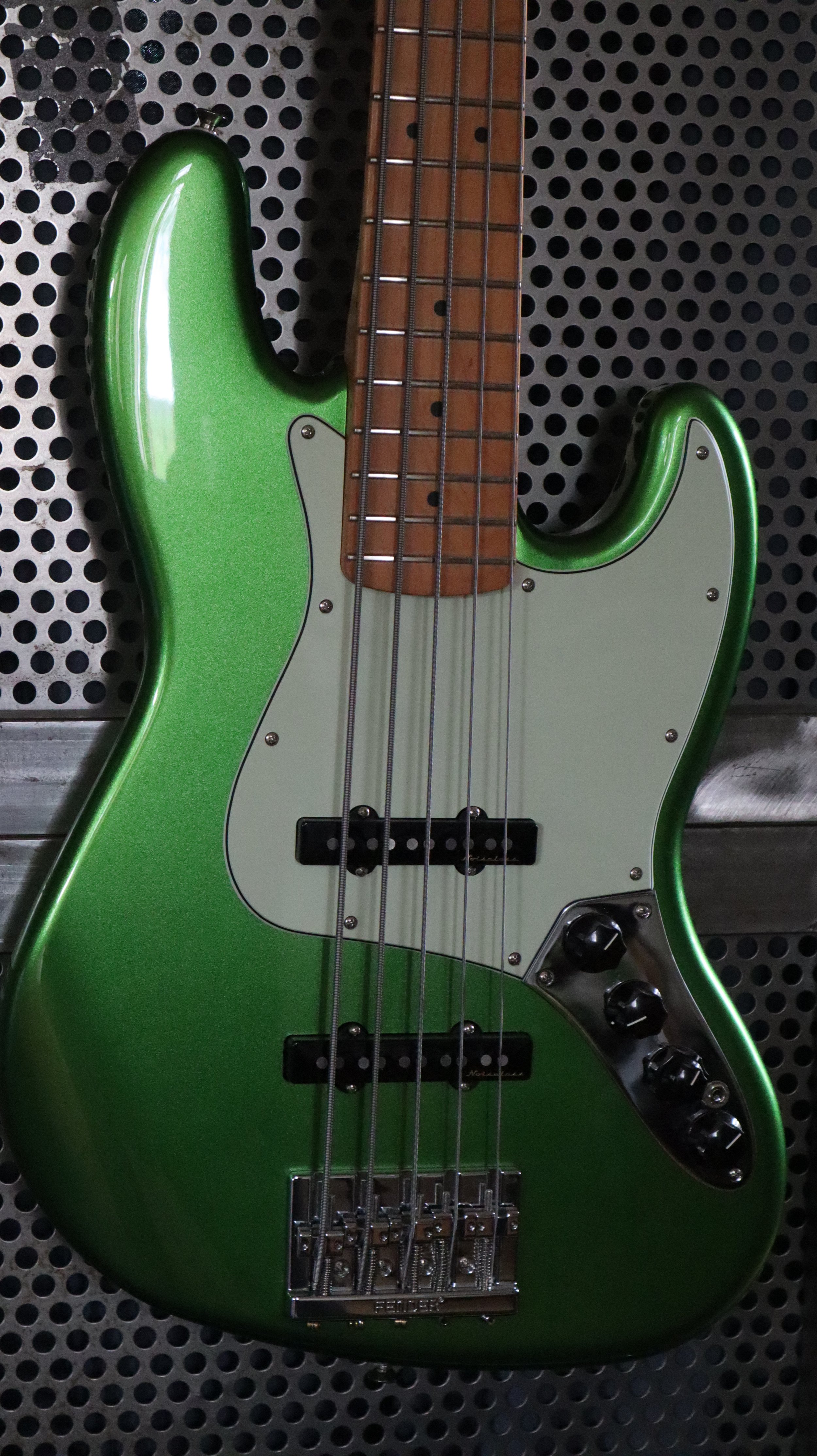 FENDER PLAYER PLUS JAZZ BASS 5