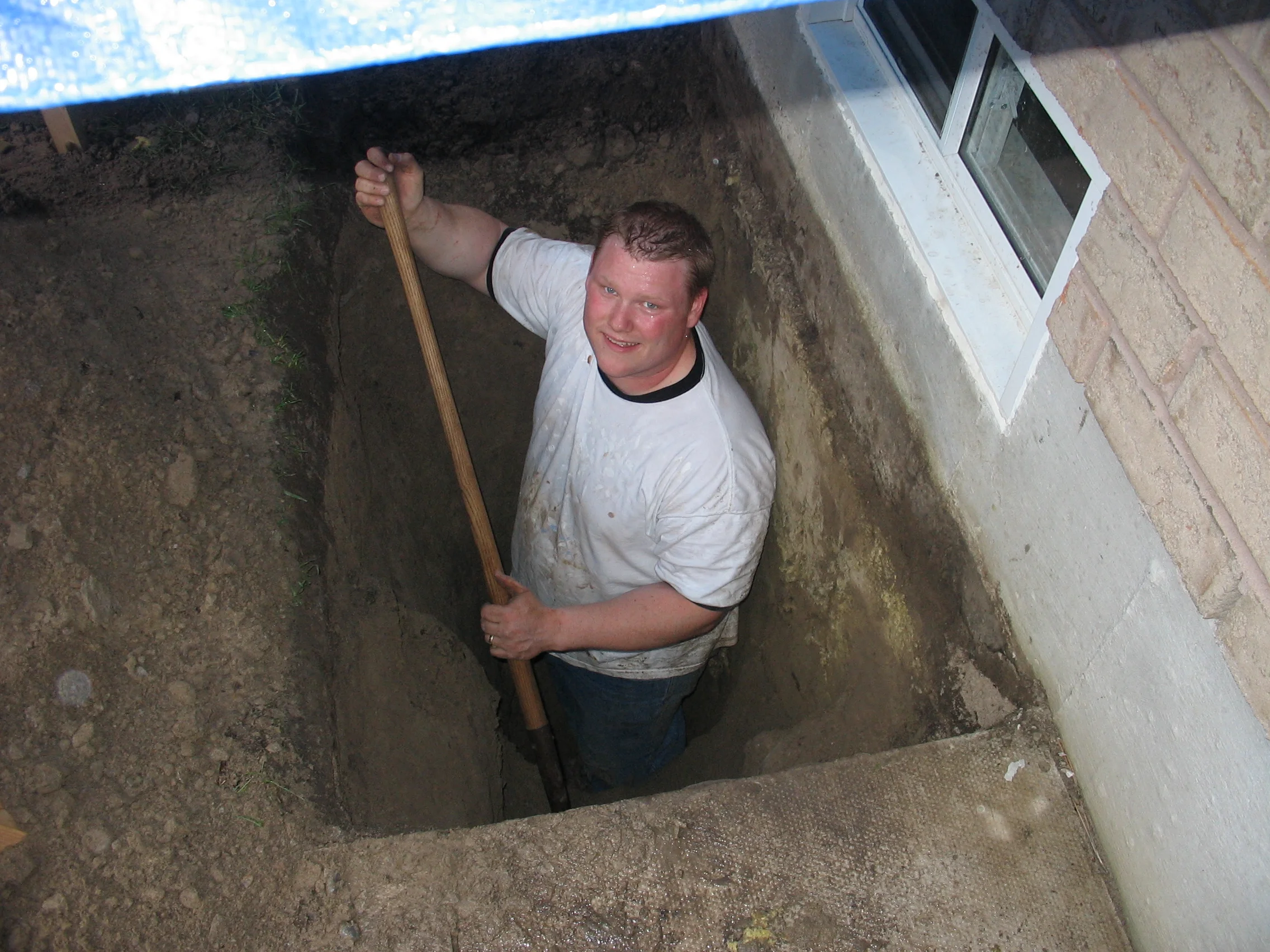 tj and saras window2 001.JPG