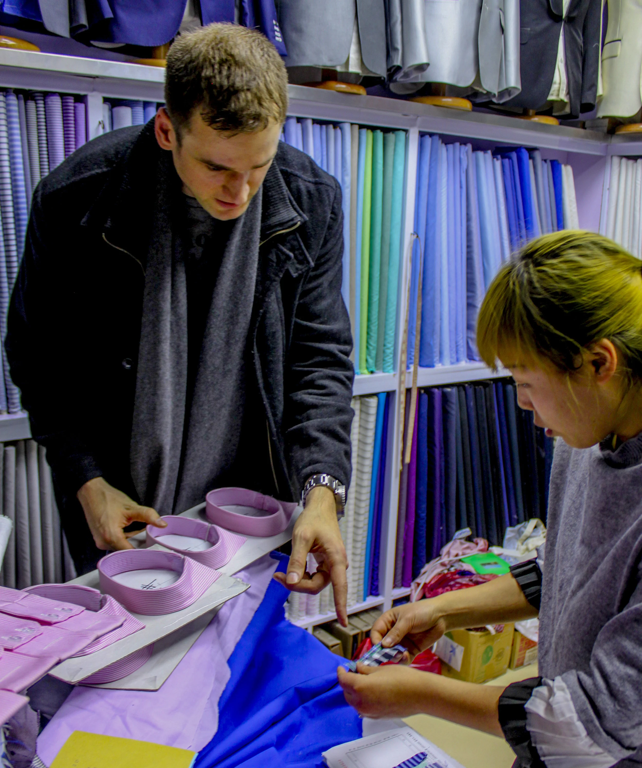 collar choosing 1.jpg
