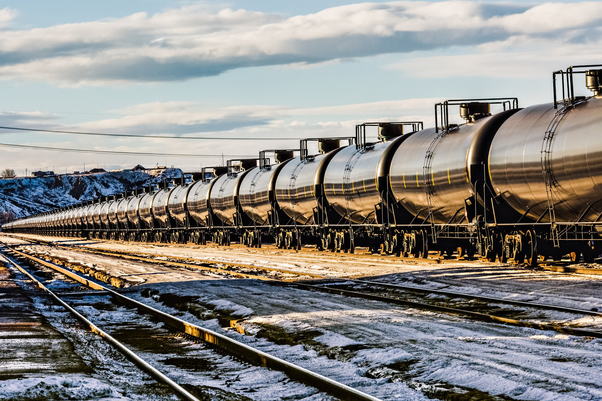 Oil-train-passing-through-a-Montana-railyard-from-North-Dakota-494906828_3869x2579.jpeg