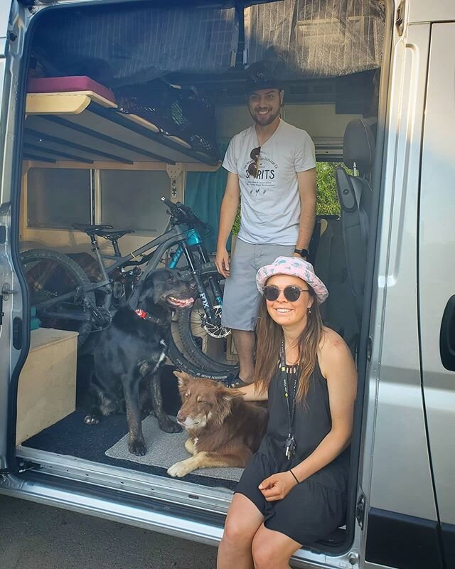 C'est le d&eacute;but d'un beau trip pour Rapha&euml;lle, Daniel, Leia 🐶 et Hoji🐕
Bon Saguenay et bon v&eacute;lo! 🚲