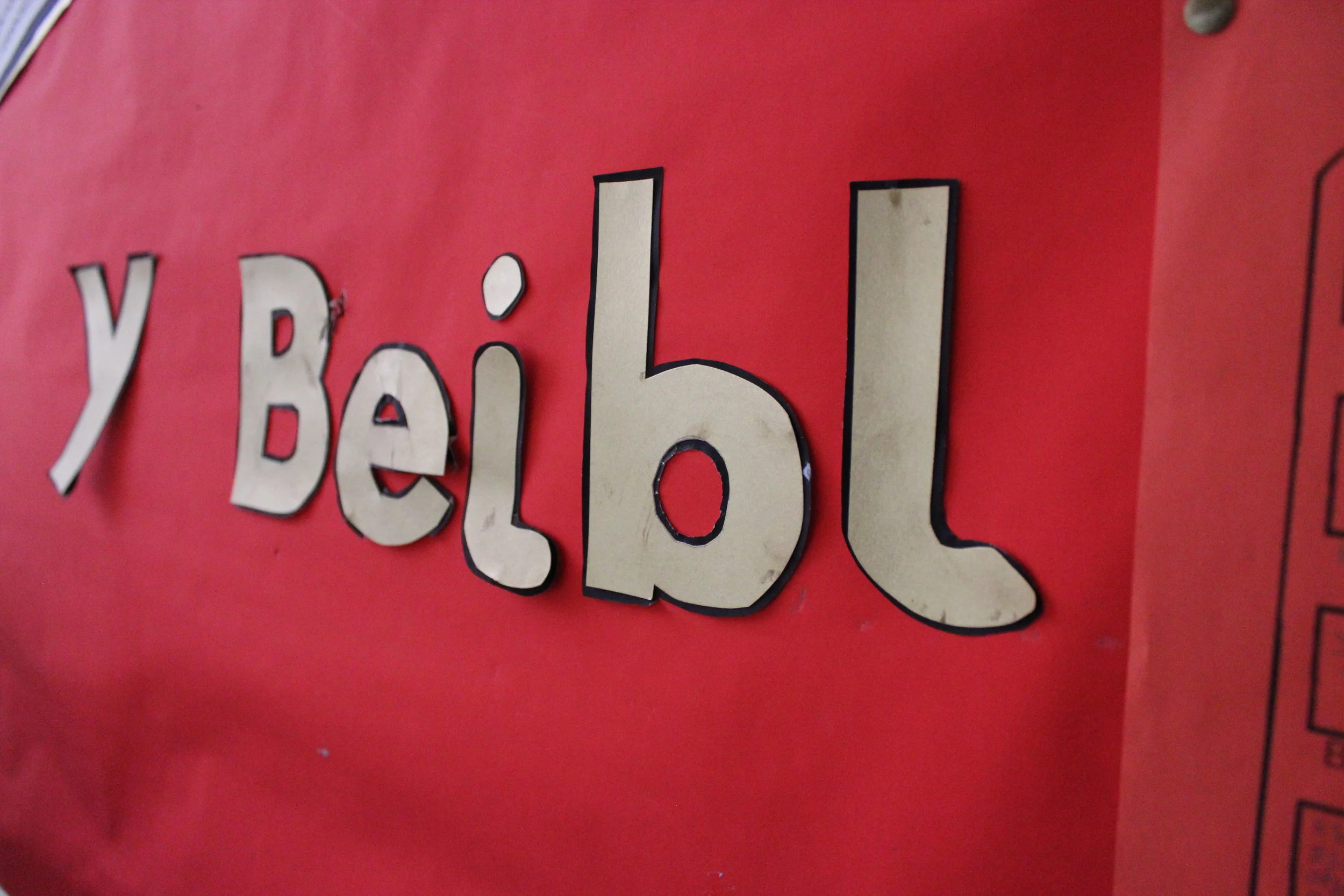 Dosbarth Beiblaidd y bobl ifanc yng nghartref  Rhian a Marc.