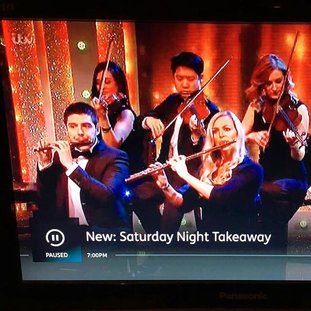 #TBT to playing the piccolo with @robbiewilliams for @itvtakeaway - not many of you will know that I play flutes as well as sax! I love them 😍