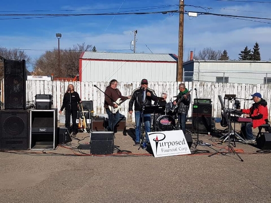 The Uncoolas provided musical entertainment