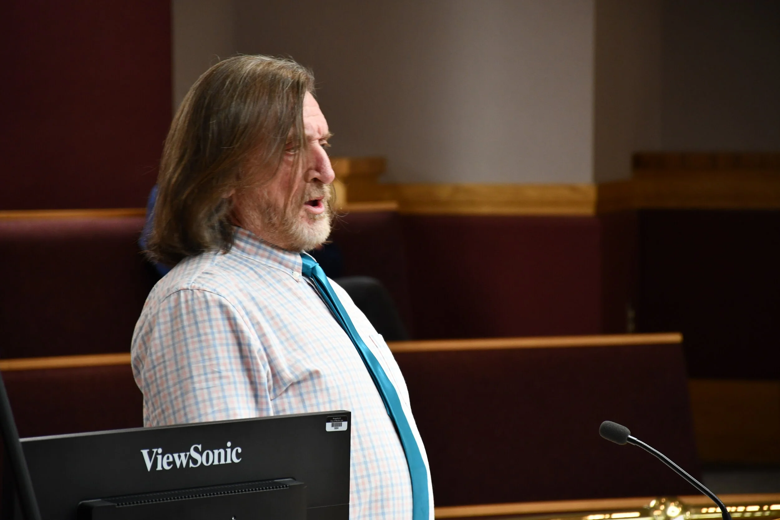 Citizen Lectures Council About Their Recent Remuneration Vote