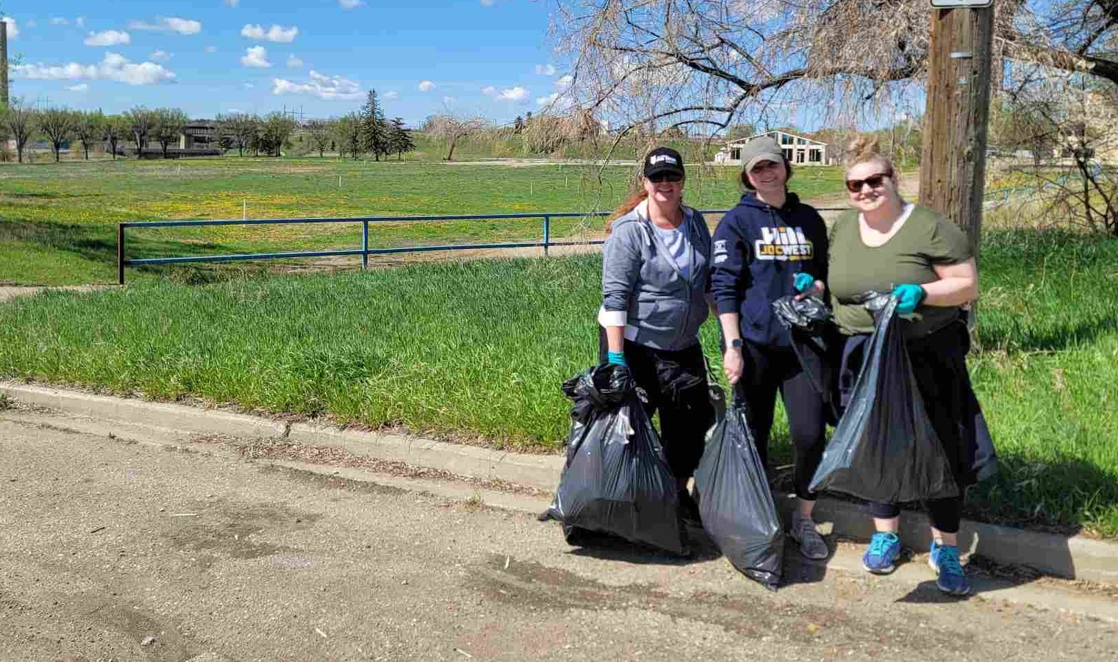 Community Clean Up Puts Trash In The Bag