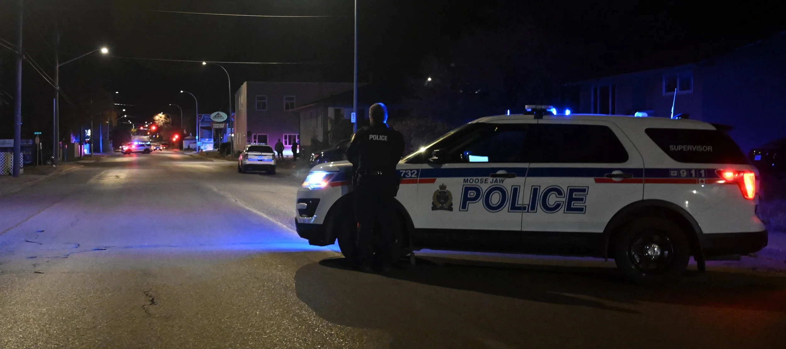 Tactical Team Arrest Suspect After Stand-Off Photo Story