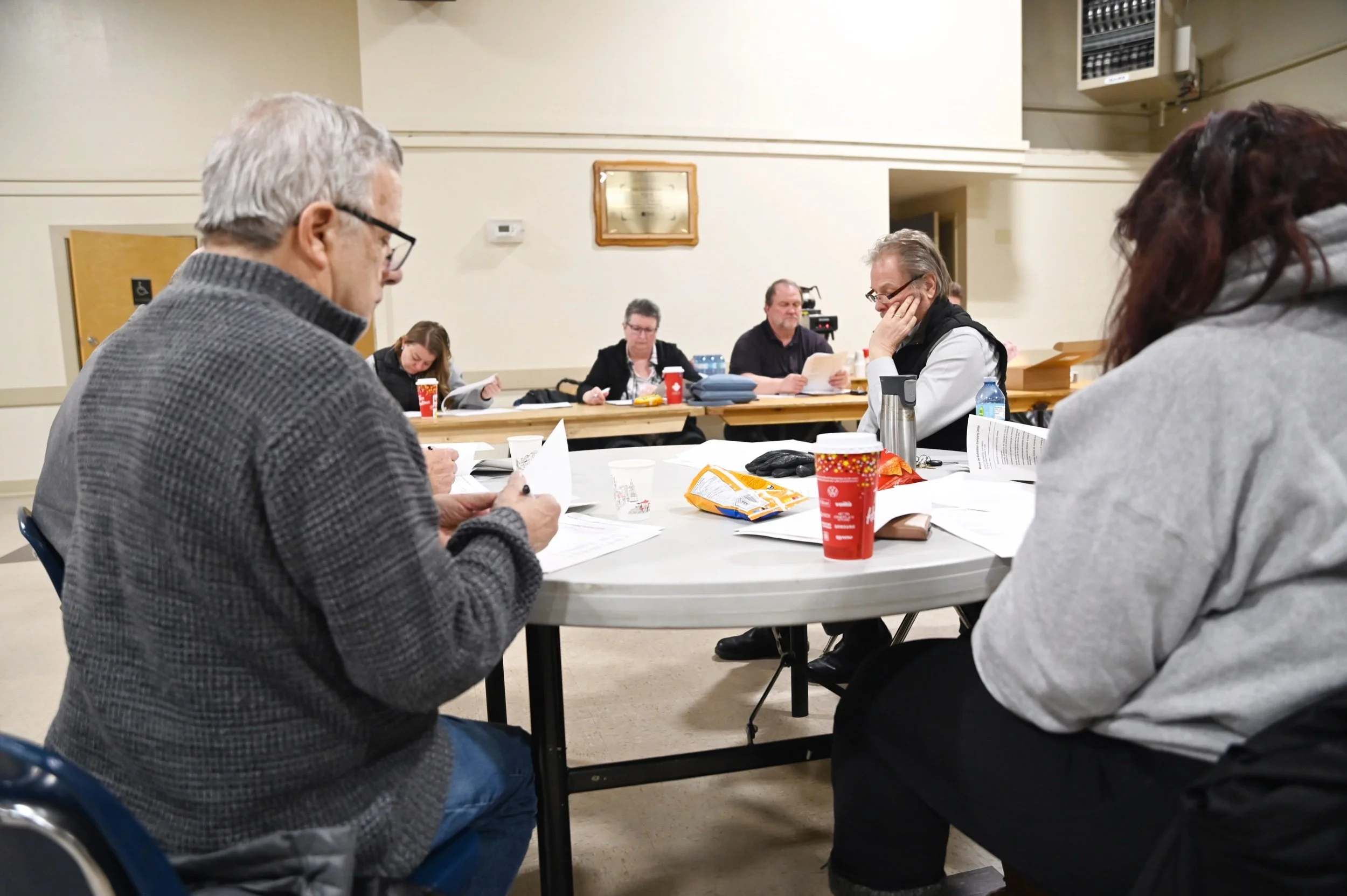 Exhibition Company Shows Small Paper Loss