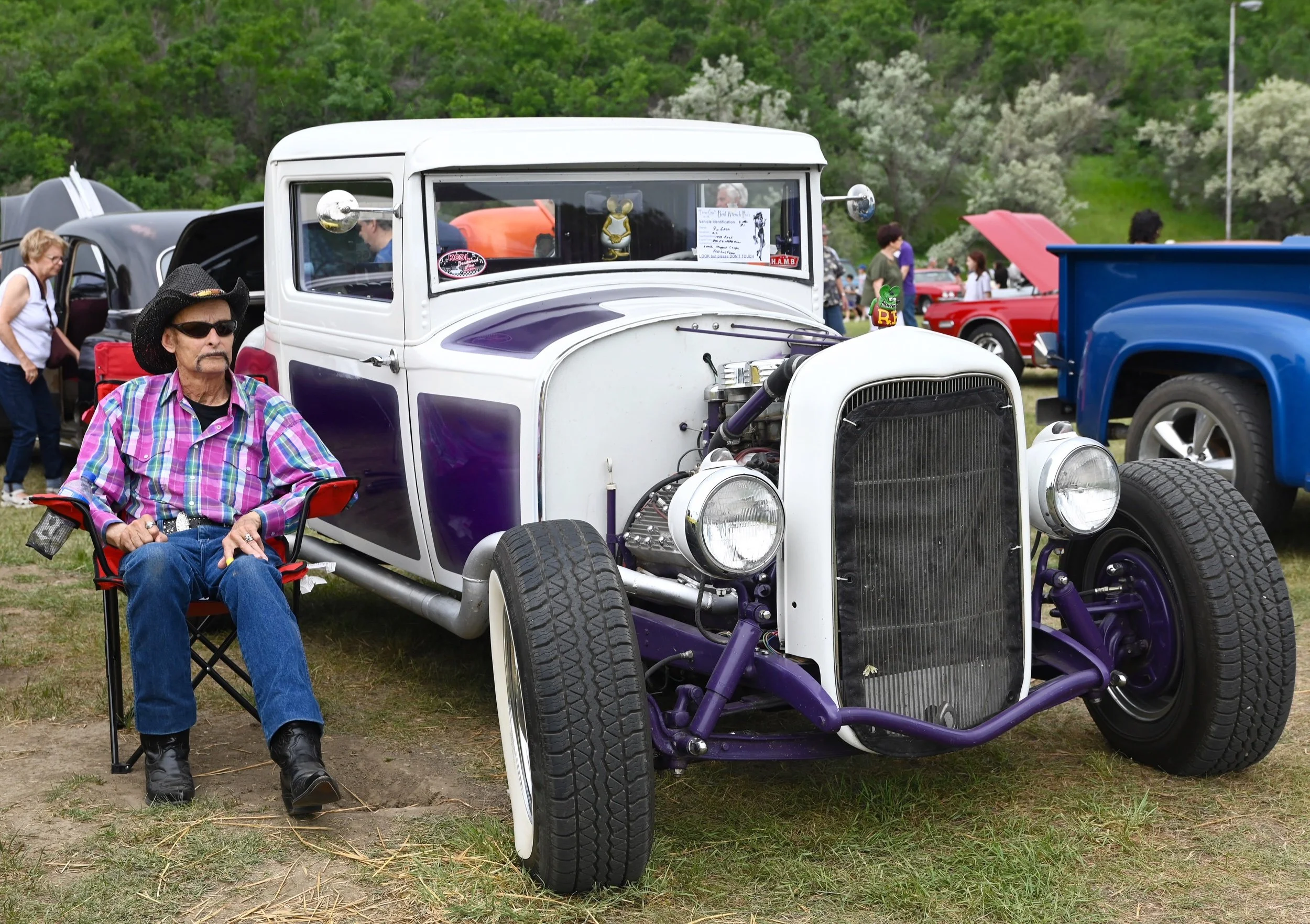 Rain Does Not Spoil Enthusiasm At Car Show