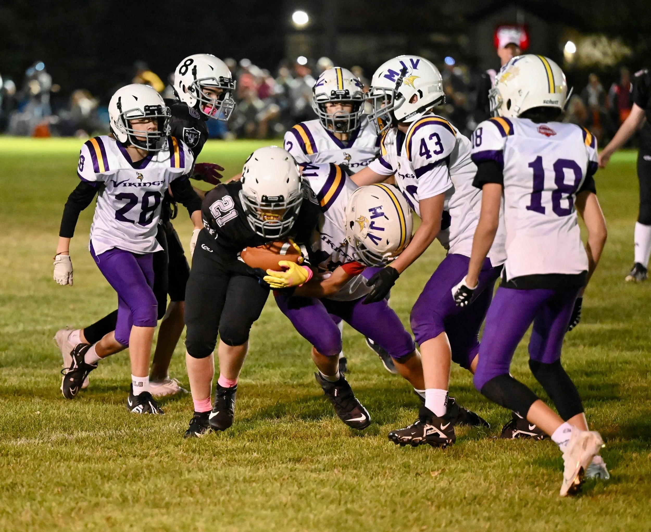 Vikings Pull Off Dying Seconds Victory - Photo Feature Game