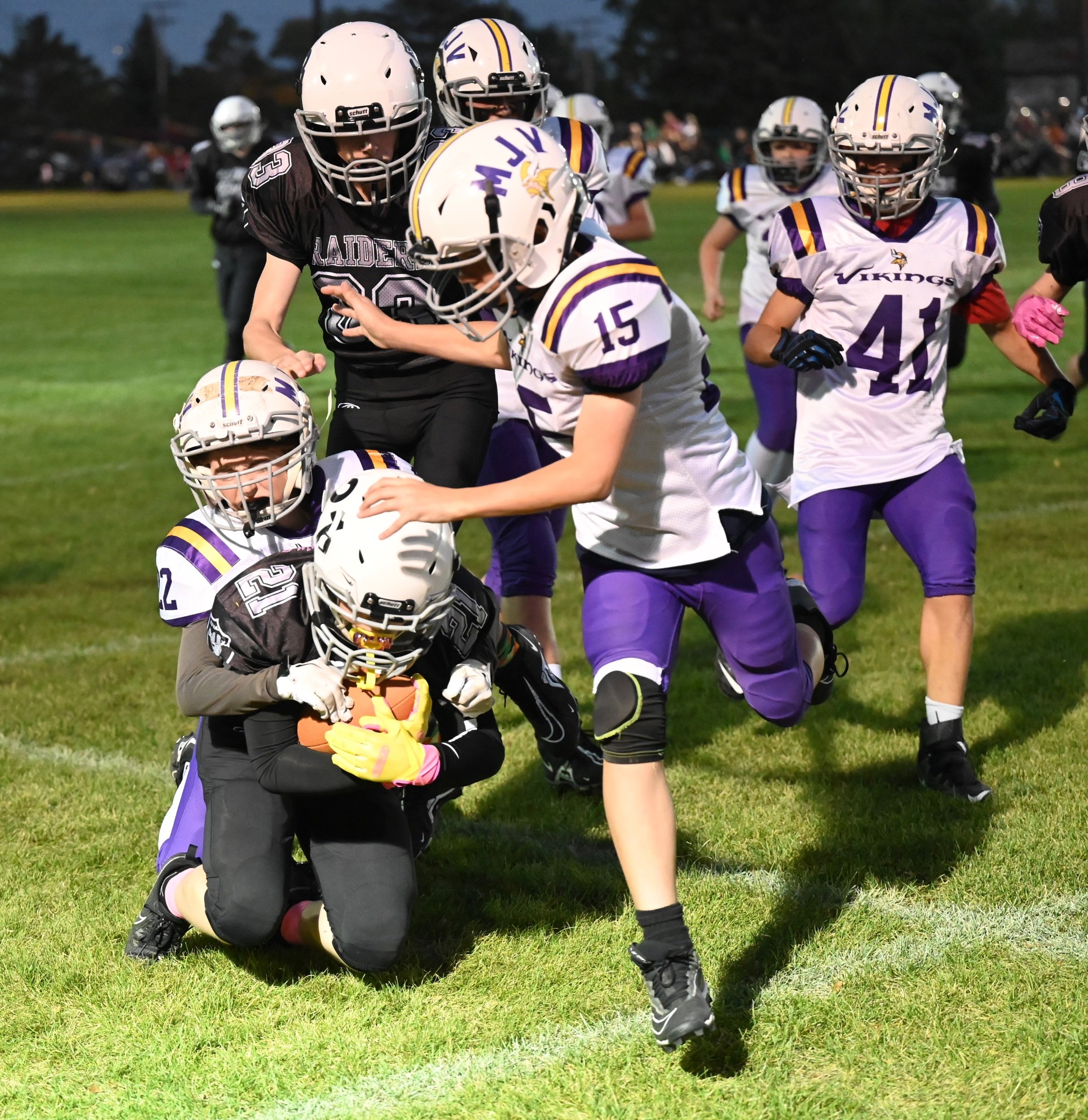 Vikings Pull Off Dying Seconds Victory - Photo Feature Game