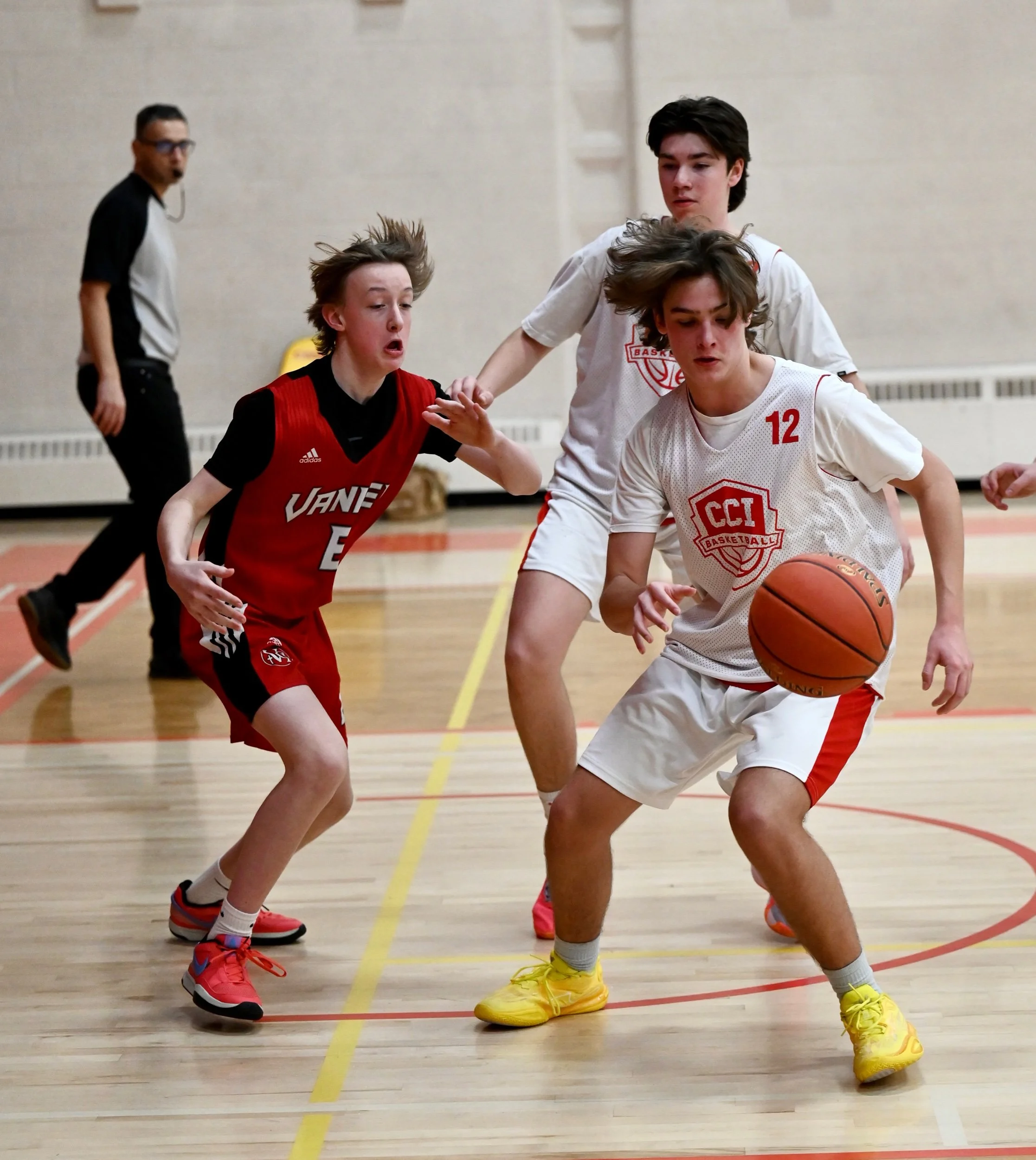 Vikings Hold Off Cyclones