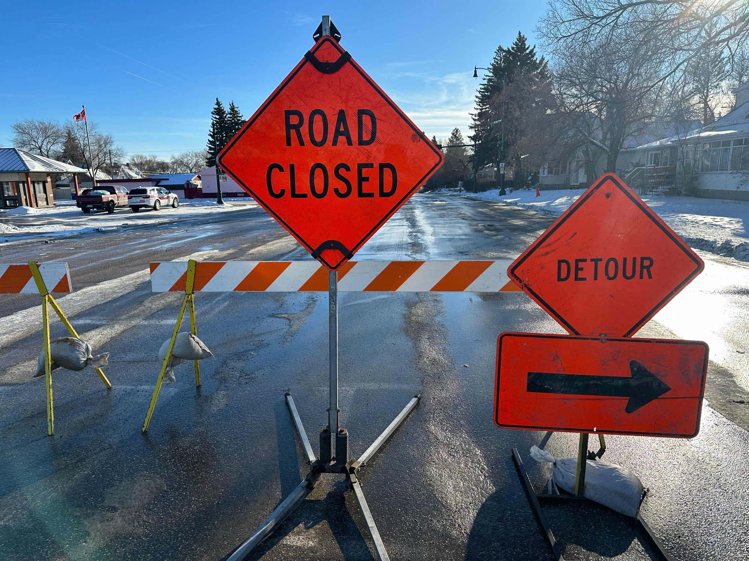 Detour On Main Street North Hill