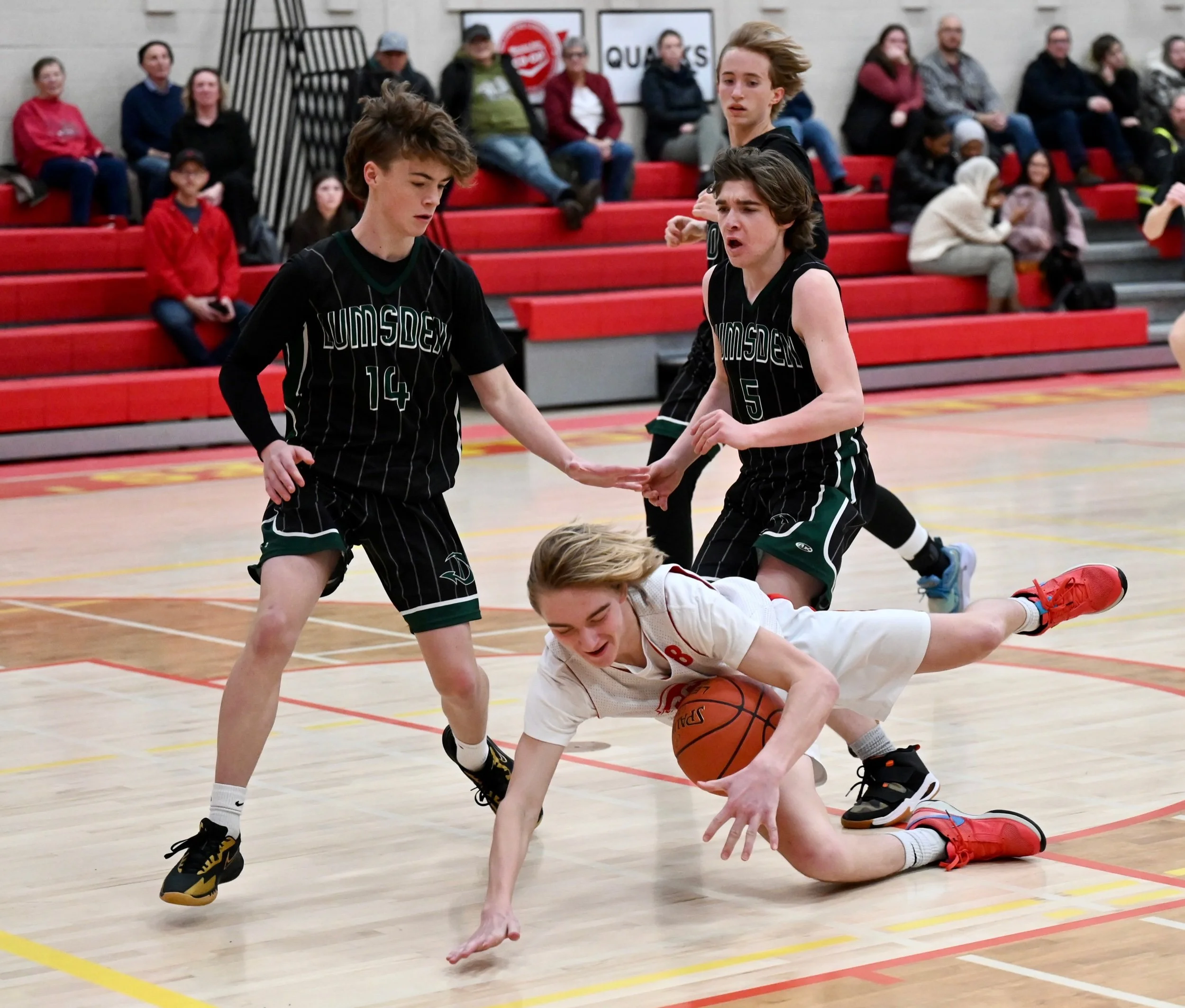 Cyclones Gold Outpace Devils