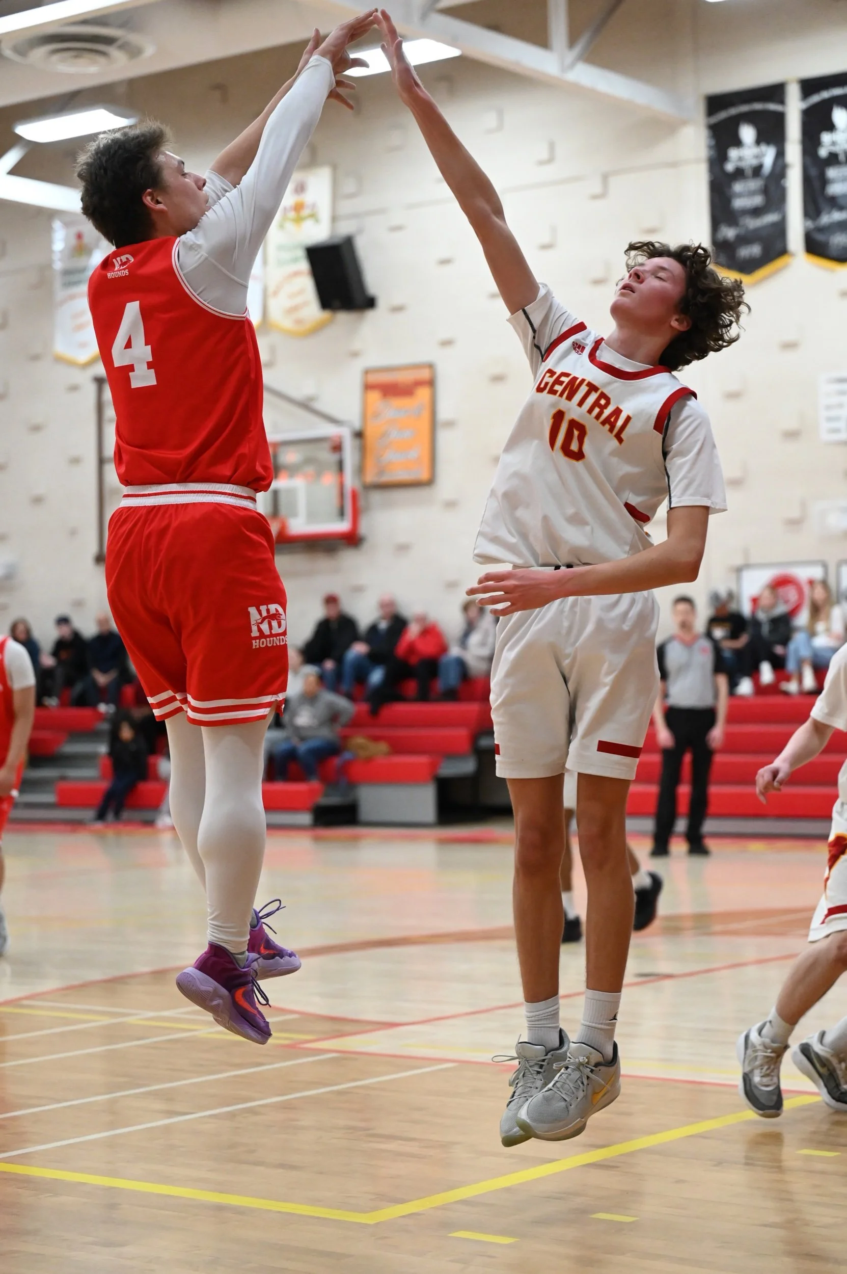 Local 4A Teams Victorious In Day One Of Basketball Regionals