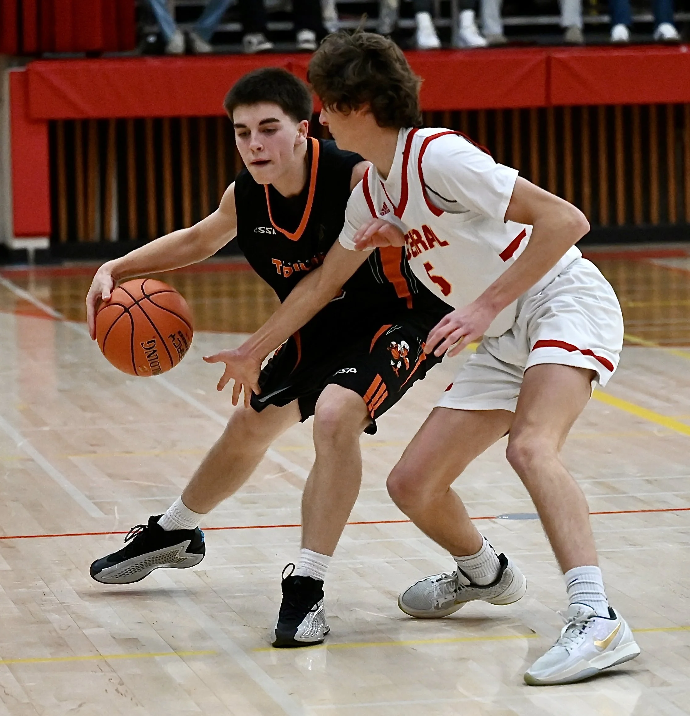 Cyclones Press Toilers 