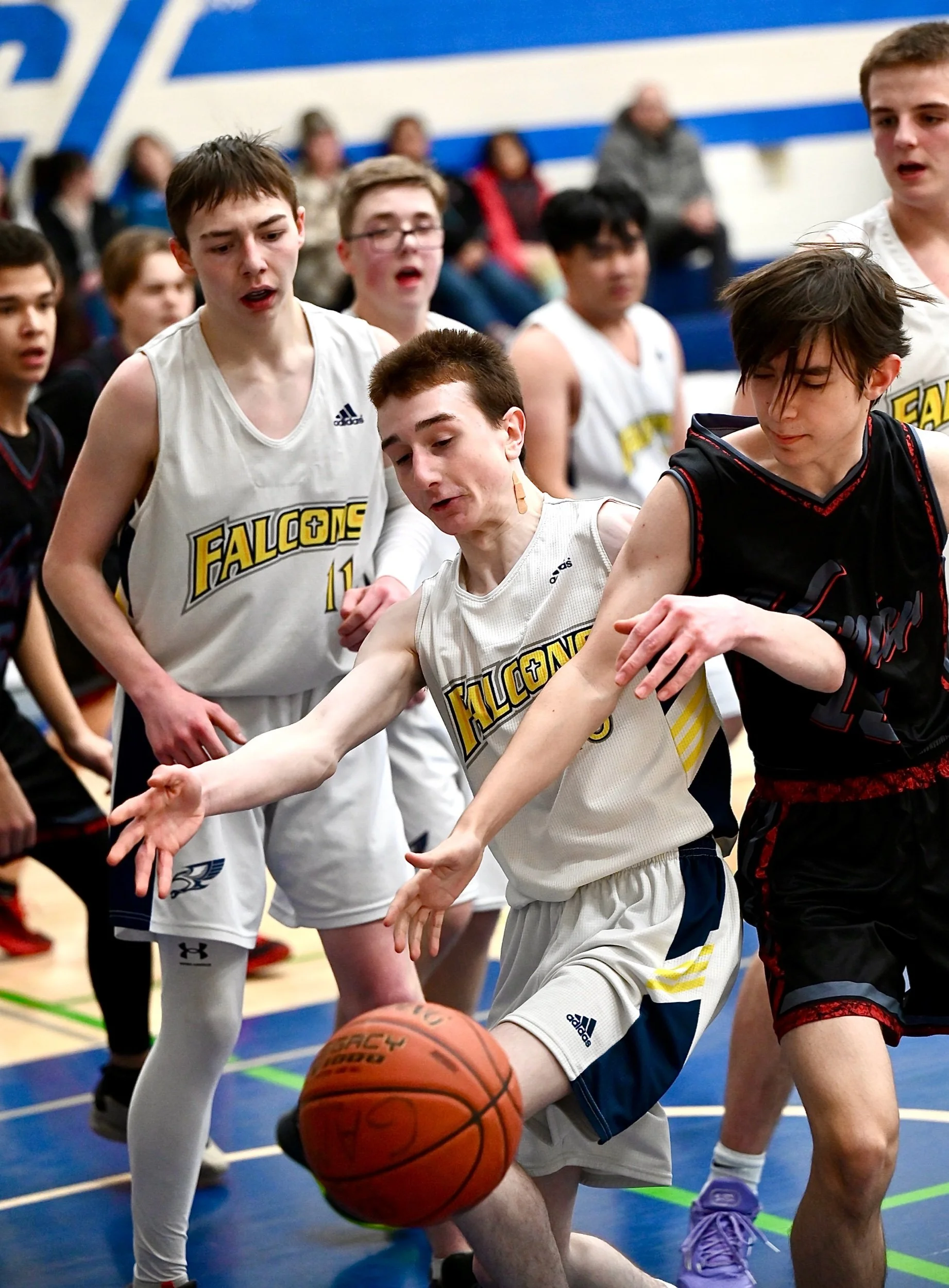 Vikings Squeeze Victory Out Of Royal Falcons