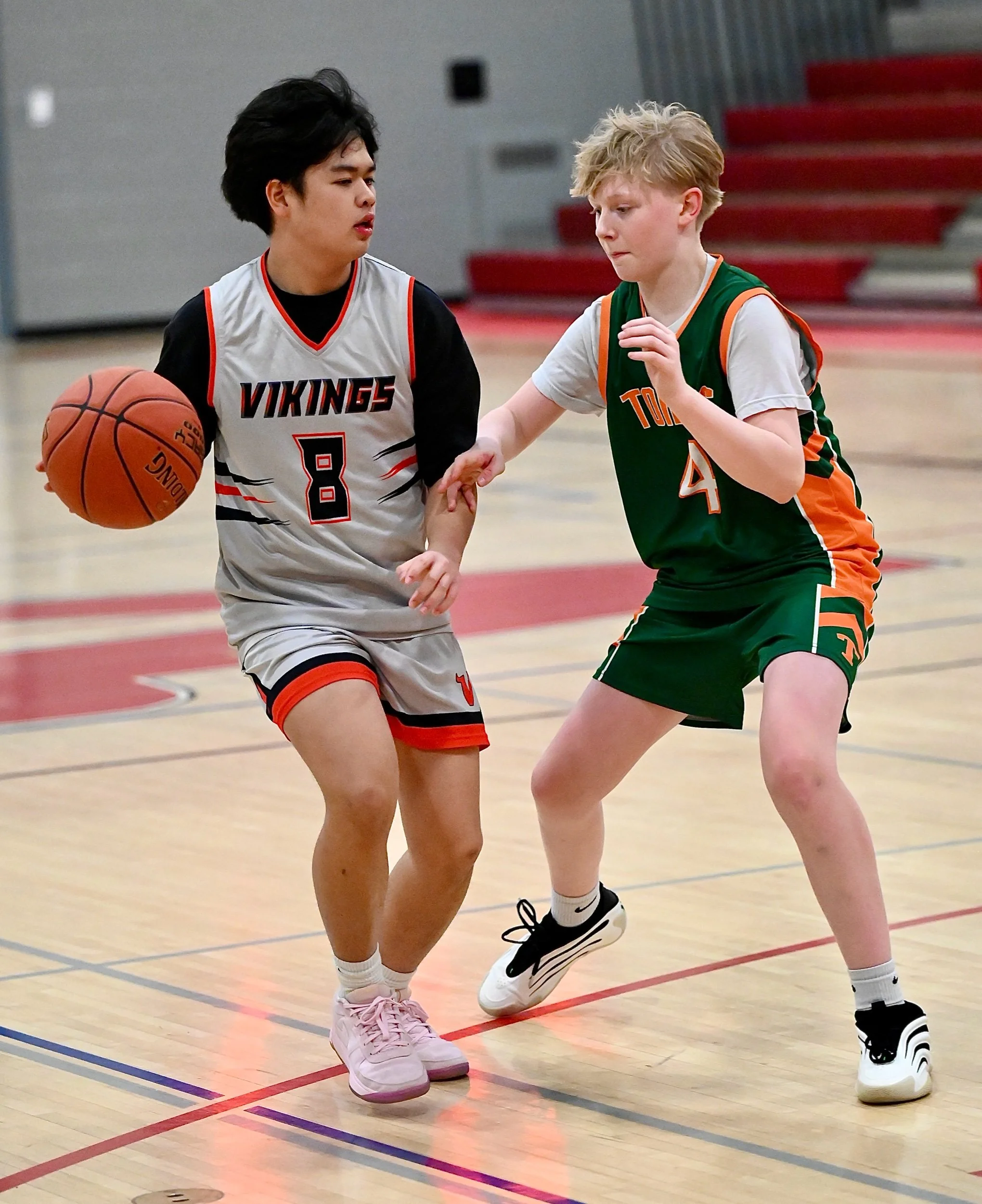 Vikings Squeak By Toilers