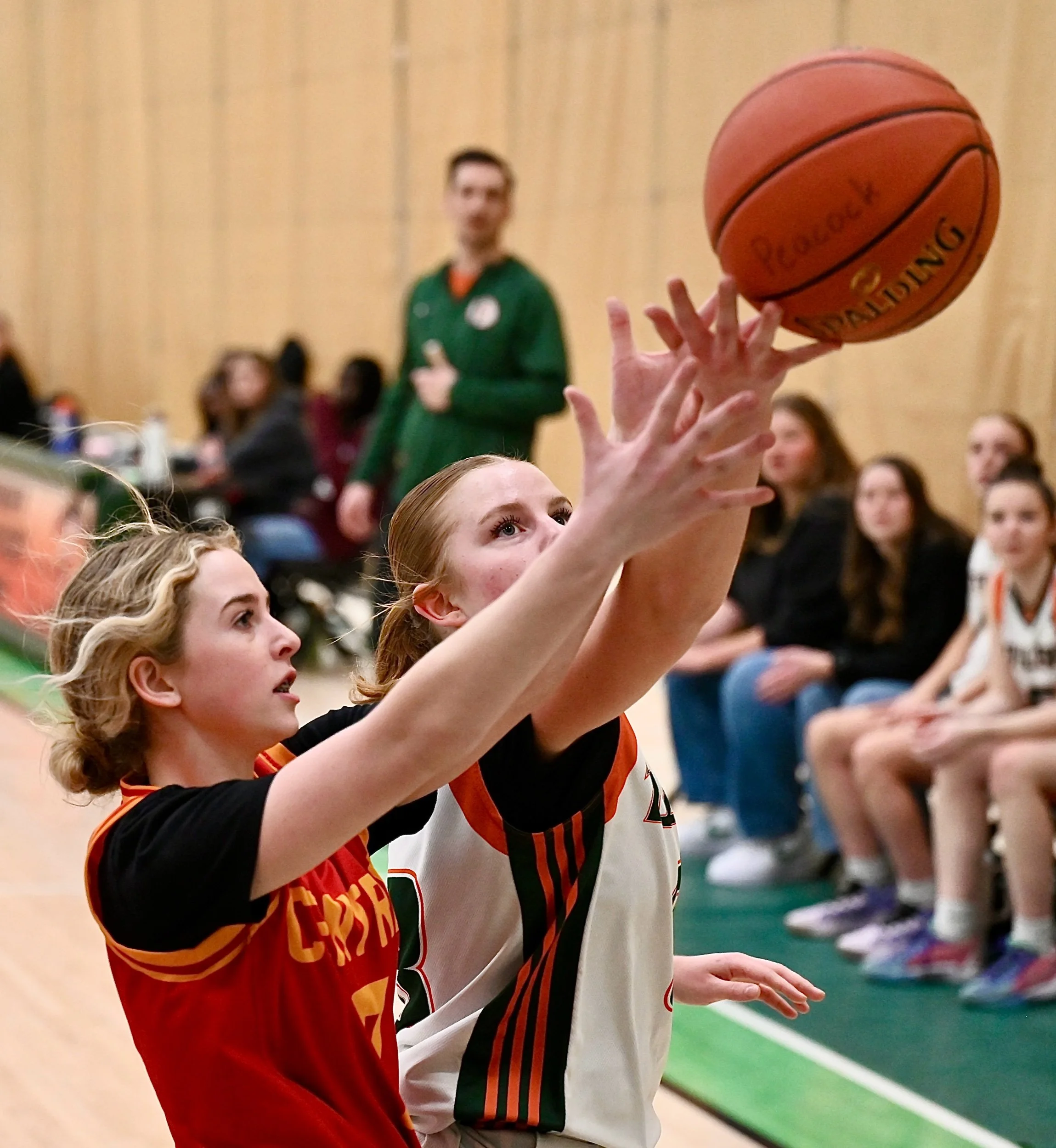 Cyclones Catch Friendly Breeze In Final Minutes Win 