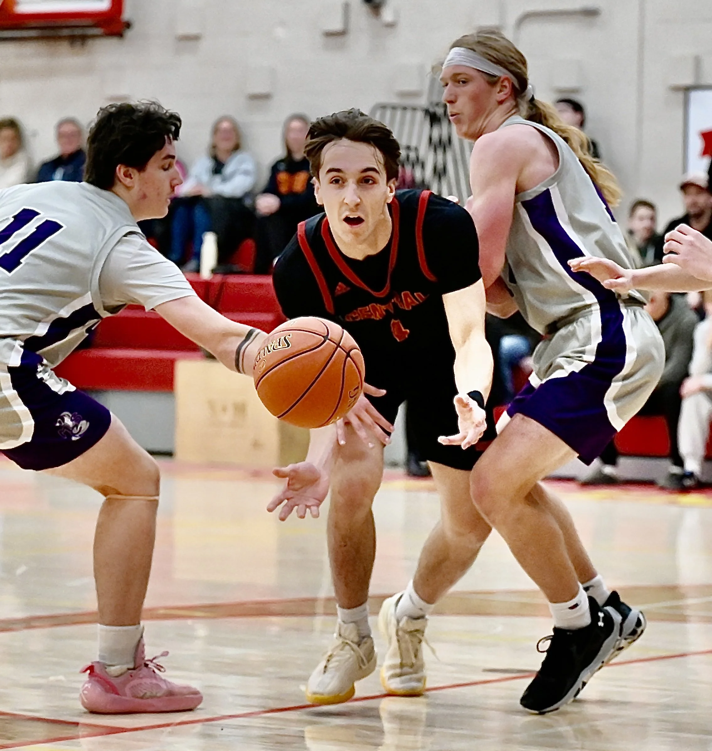 Central Senior Boys Off To Hoopla