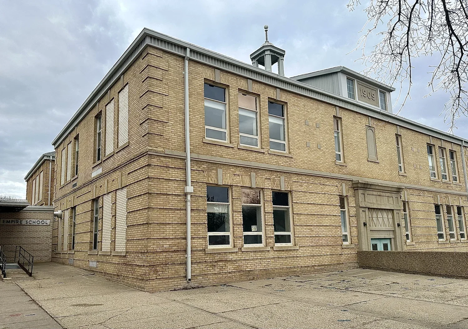 Former Empire School Sold For $800K