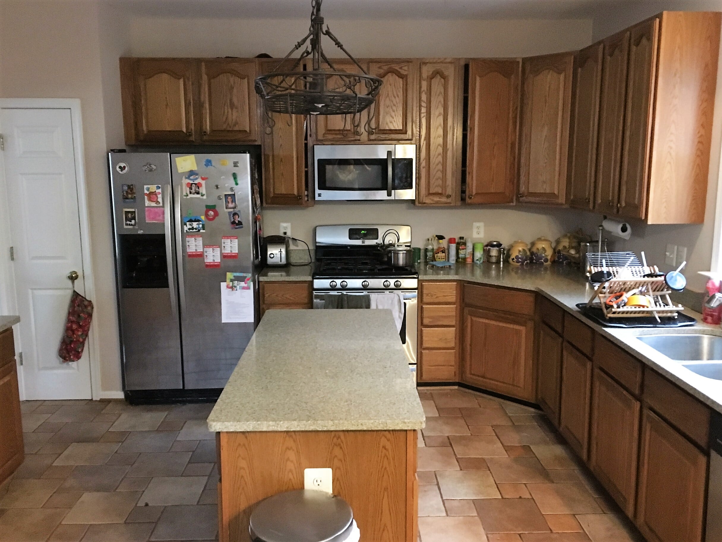 Organized Kitchen – declutter complete!