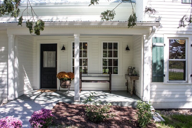 front porch (800x533).jpg