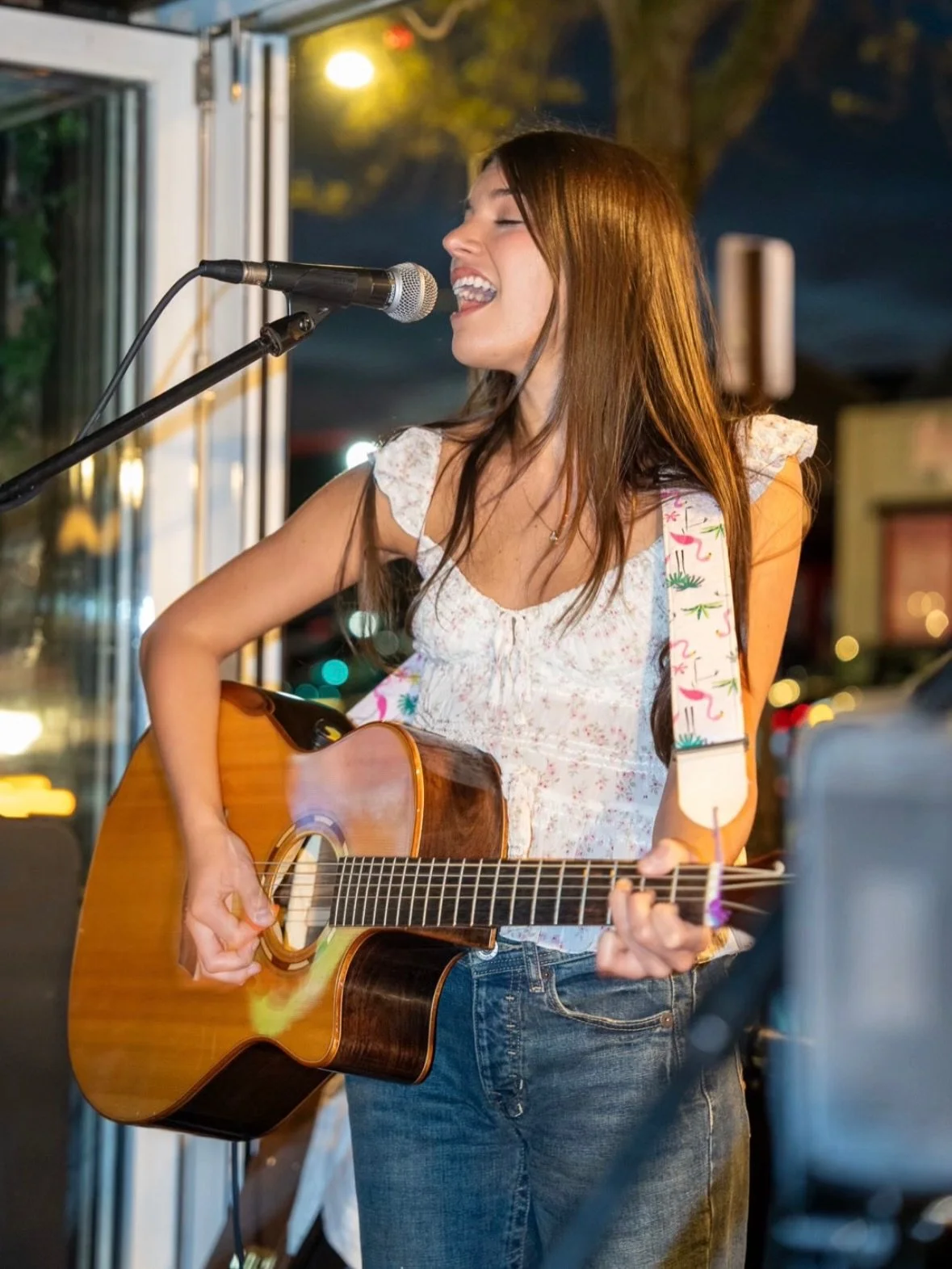 Long Beach, NY country festival 🤠🩷 @longbeachcountryfest Thank you @borrellislongbeach  and @anthonygalmusic for having me. 

Can&rsquo;t wait to hang with yall again July 24-26th!! 🤩

📸: @celinaweenz