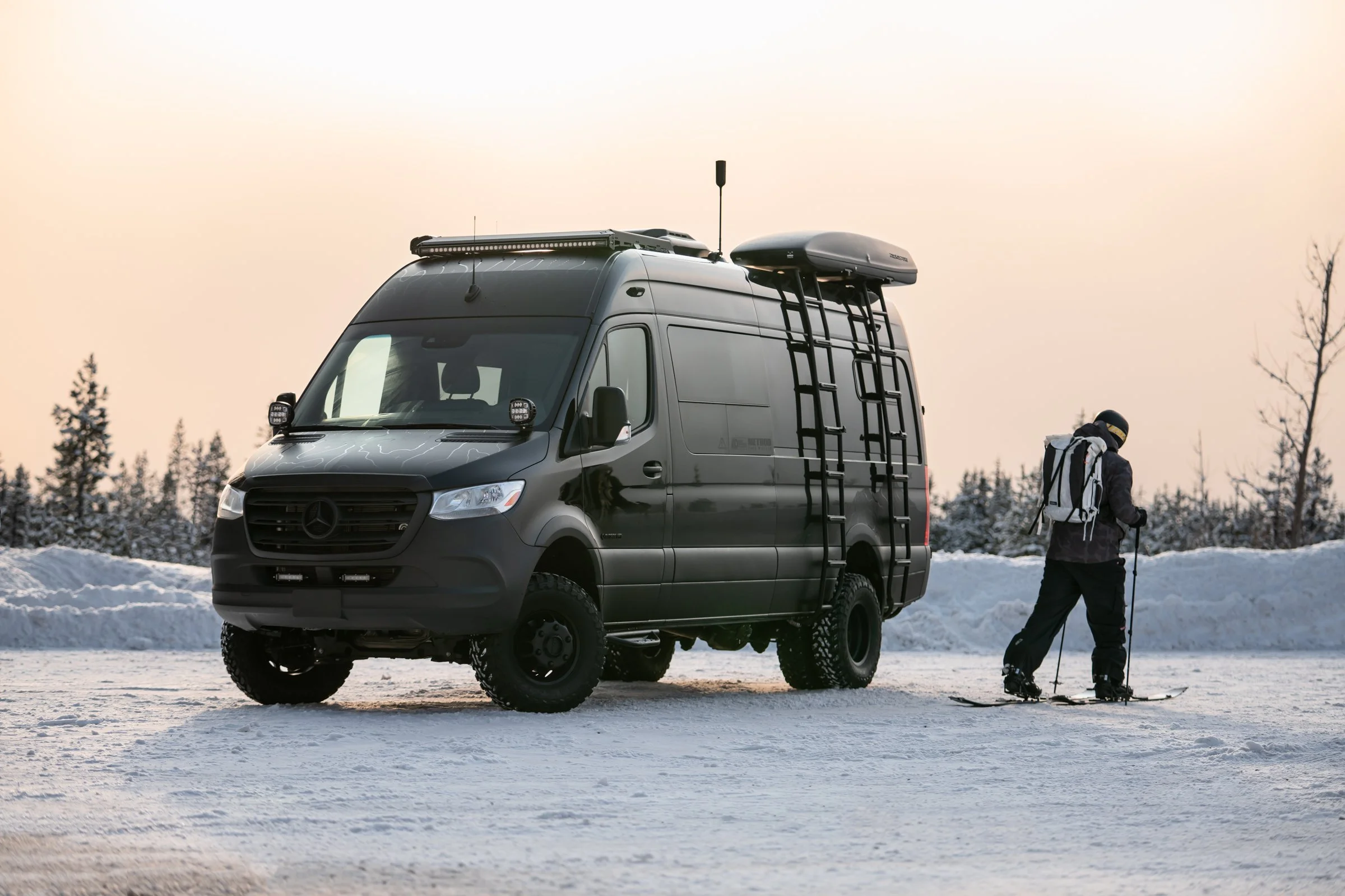 Paramount_OutsideVan_MercedesBenz_Sprinter_DSC02263-Edit.jpg