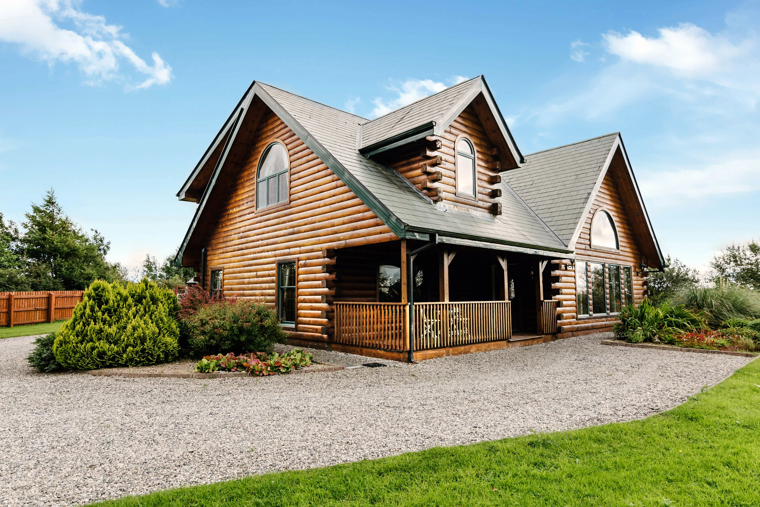 Exterior 3.jpg
