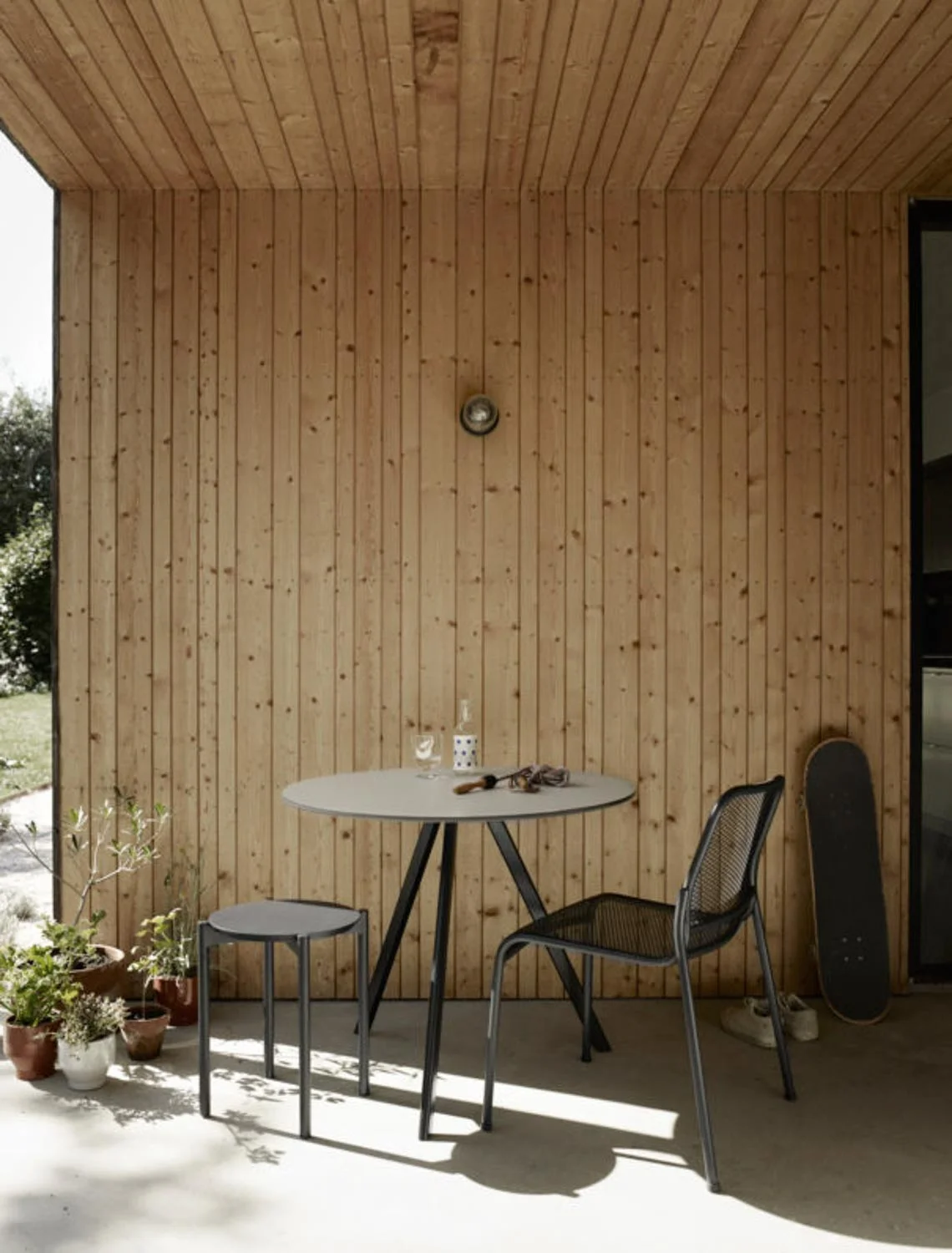 mira chair black with overlap table.jpg