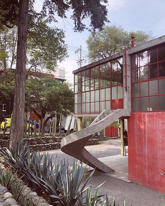 🙌🏼
#architecture #arquitectura #internationalstyle #ogorman #cdmx #mexico #frommyarchive