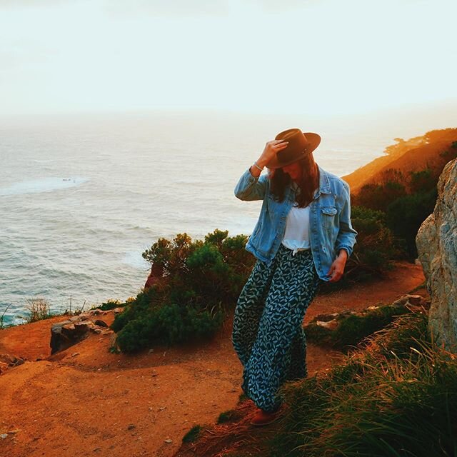Frolicking around the California coastline this time last year 🌿 fun fact: these are my favorite travel pants, I&rsquo;ve worn them literally all over world - everywhere from California to Italy, South Africa, Bali and Mexico ✨