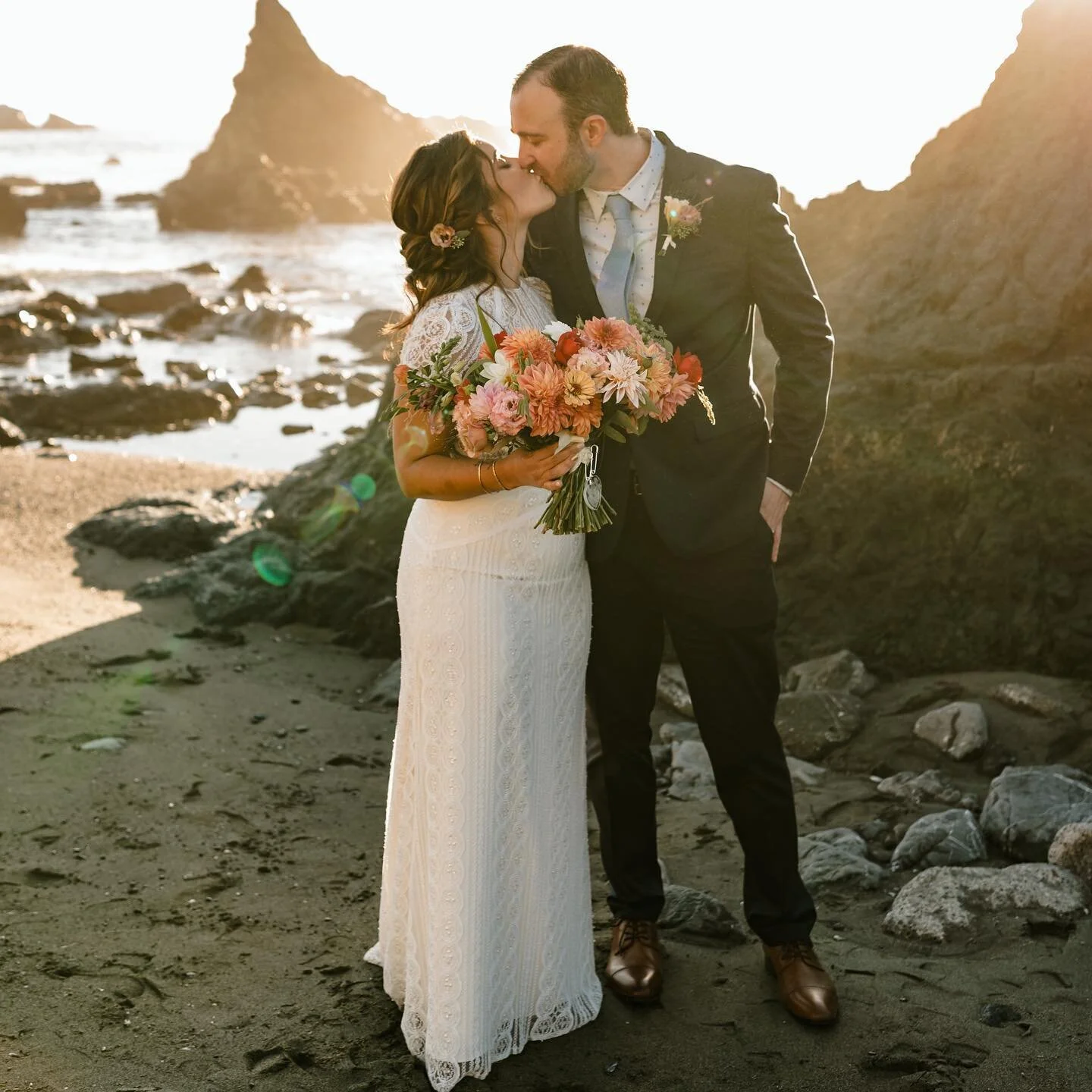 Despite this not being their original plans - you could not tell one bit! Because it was truly a spectacular day and everything just came together beautifully!
⠀
Congratulations you two ❤️🎉
⠀
#loveisnotcancelled
#minimony #microweddings

Photographe