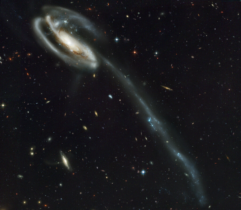 Hubble - Runaway Galaxy.jpg