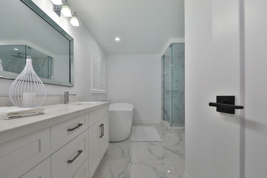 2041McKerlieCrescent-26.jpg