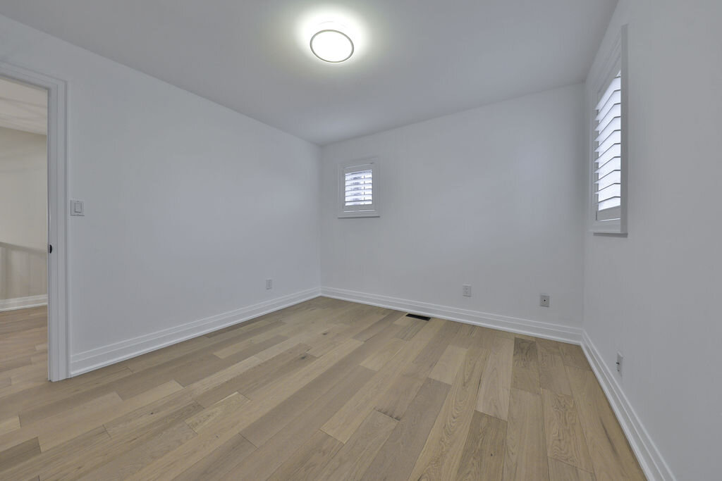 2041McKerlieCrescent-31.jpg